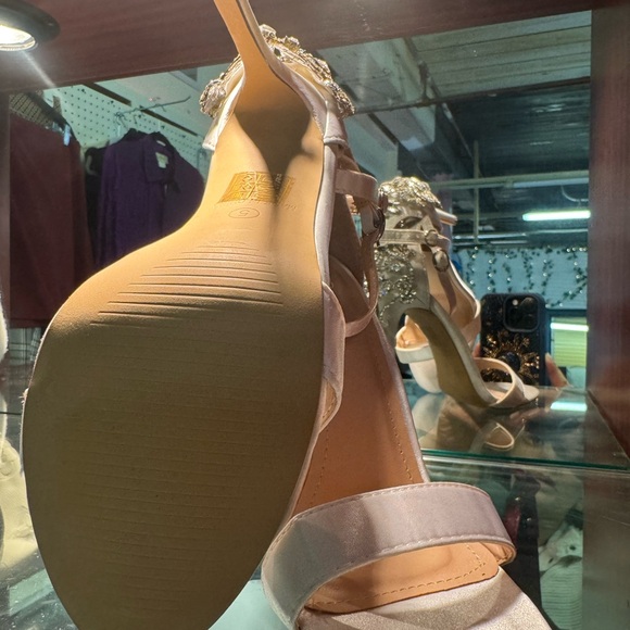 Stunning Embellished Ivory Wedding Heels - Picture 10 of 15